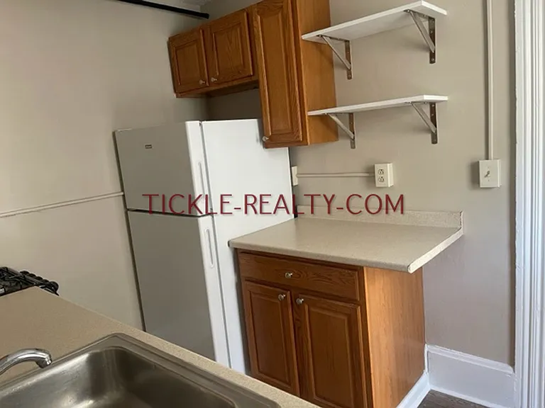 20 Tracy St — Photo 6