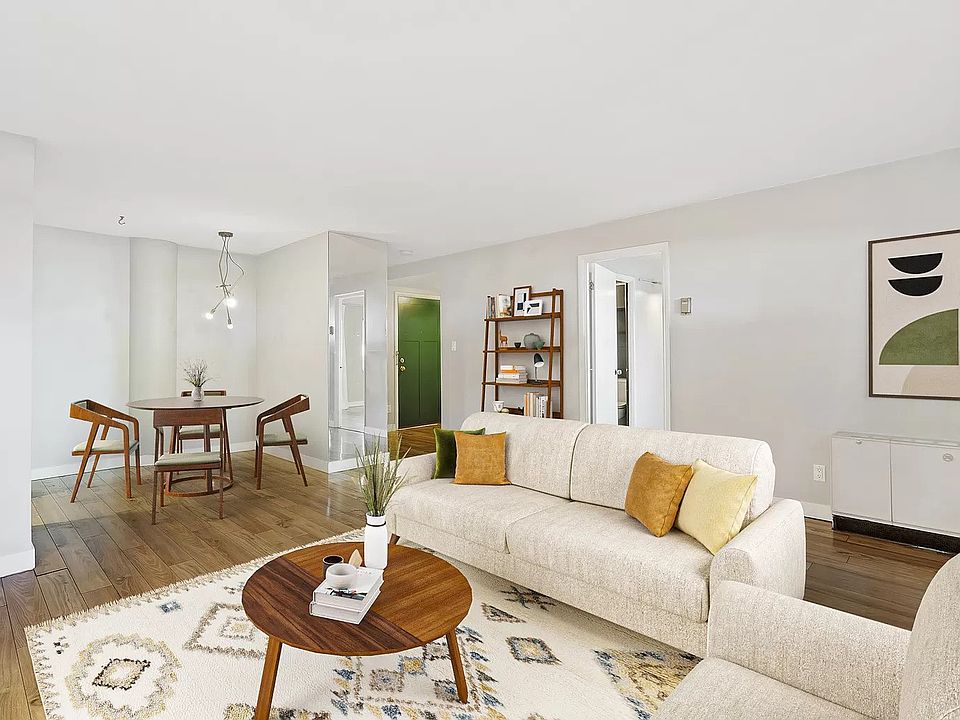 Virtually staged furniture
