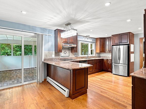 5th image of 35 Swift Rd