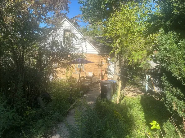 148 Zimmerle Dr, Aliquippa, PA 15001