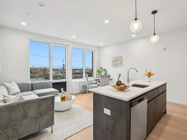 1 Mallory Avenue image 3 of 51