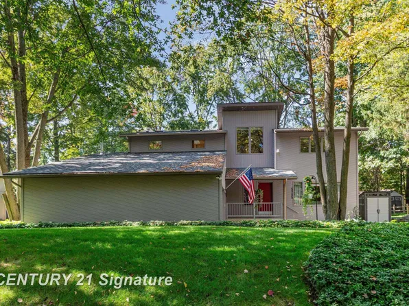 5705 Lantern Ln, Midland, MI 48642