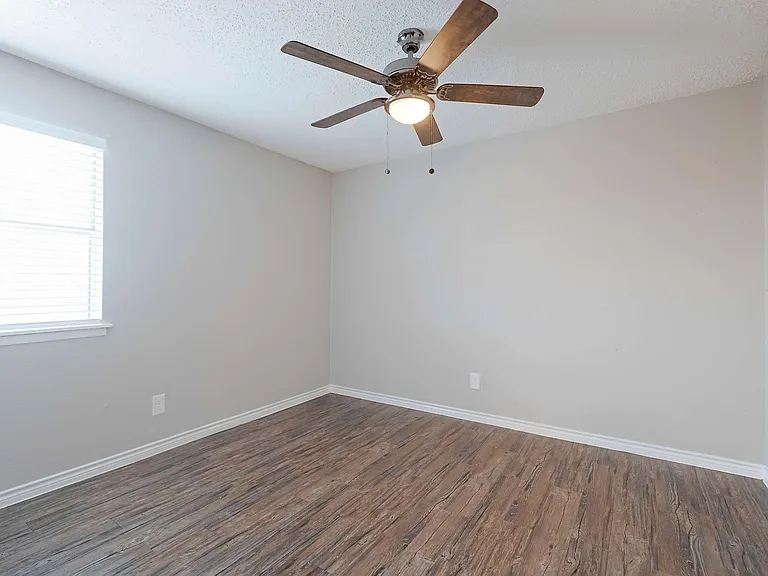 Ambassador Apartments — Photo 42