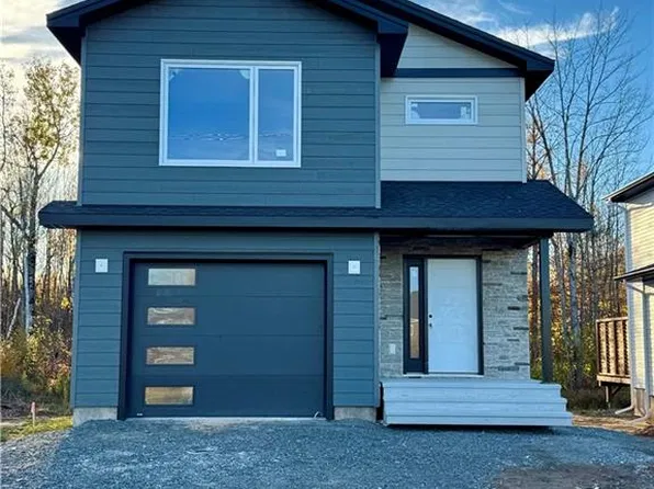 125 Rosenburg St, Moncton, NB E1G 6E9