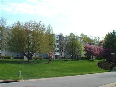 1st image of 520 Meredith Ln APT 108