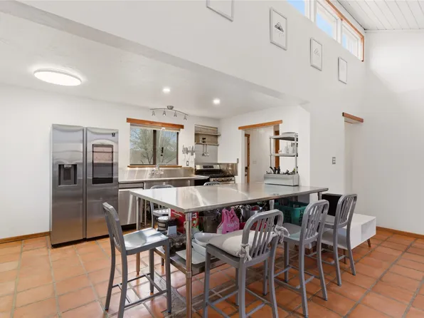 1606 Camino La Canada, Santa Fe, NM 87501