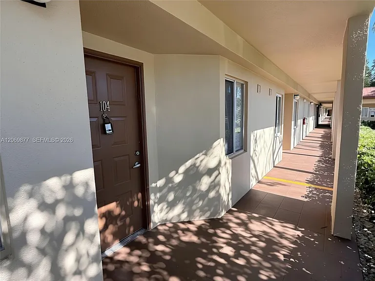 1301 SW 142nd Ave #104-H — Photo 3
