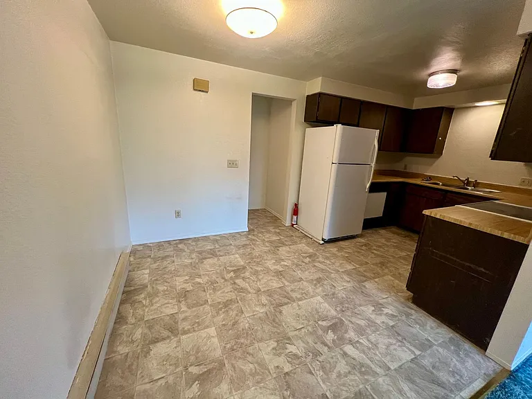 3926 Edgewood Dr — Photo 2