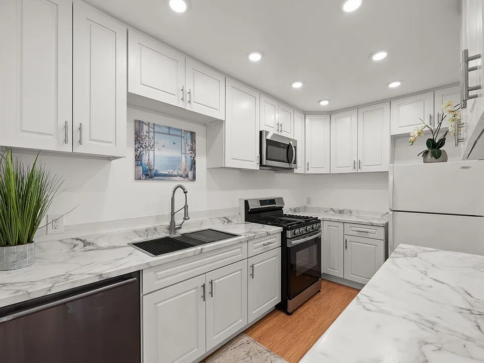 124 Elm Ave