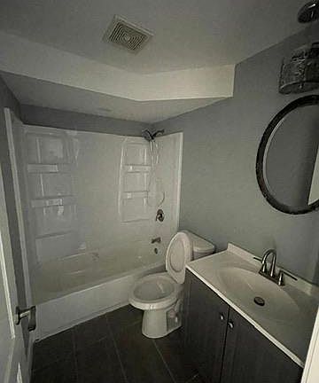 5th image of 39 W 66th St APT 4