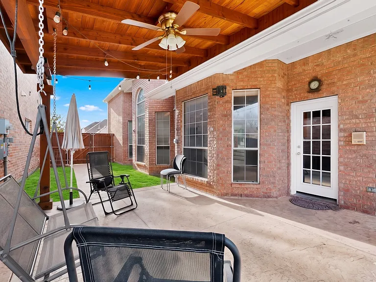 636 N Allen Rd — Photo 44
