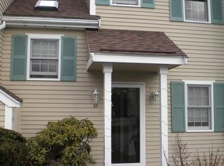 39 Hobart Ln, Rockland, MA 02370