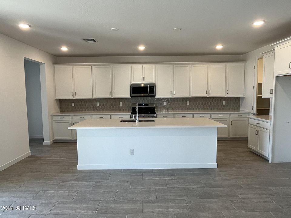 2nd image of 17999 W VOGEL Avenue