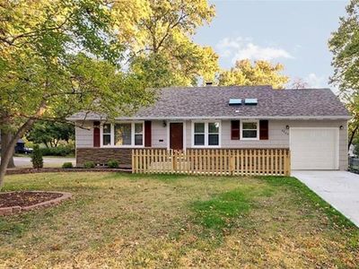 4922 W 71st Ter, Prairie Village, KS, 66208