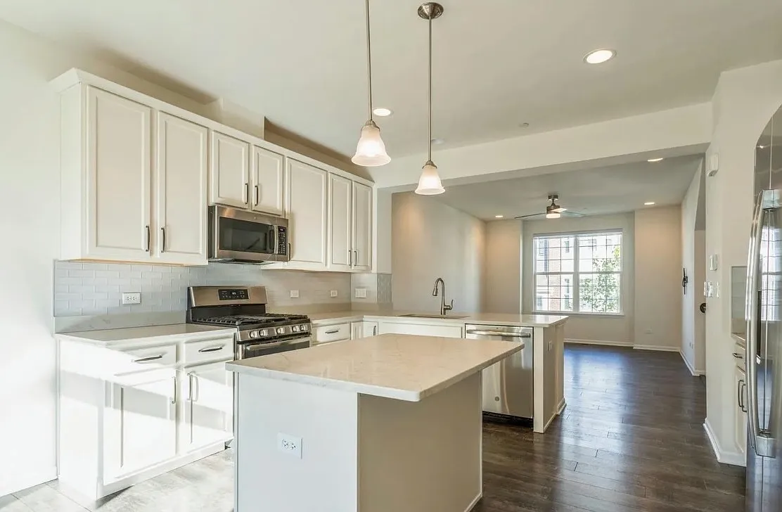 3 bed, 2.5 bath, 1783 sqft, $3,550 — Photo 3