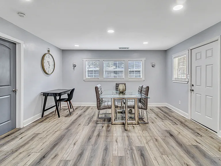 1503 E 32nd St — Photo 10