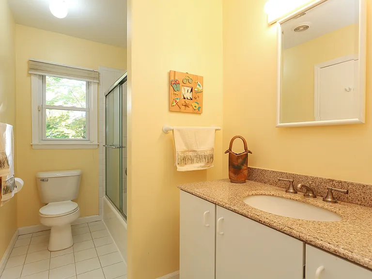 7 Susan Ct — Photo 14