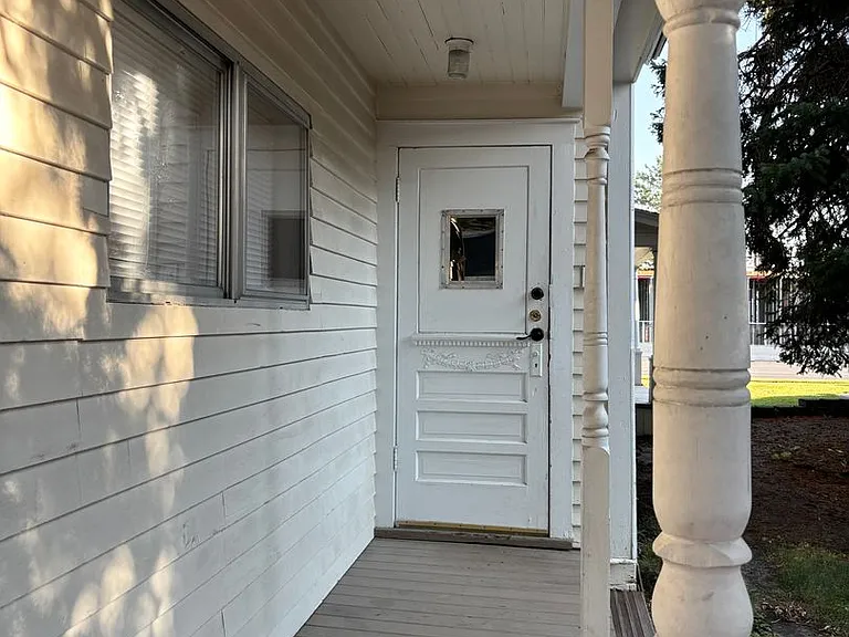 516 W Main St — Photo 1