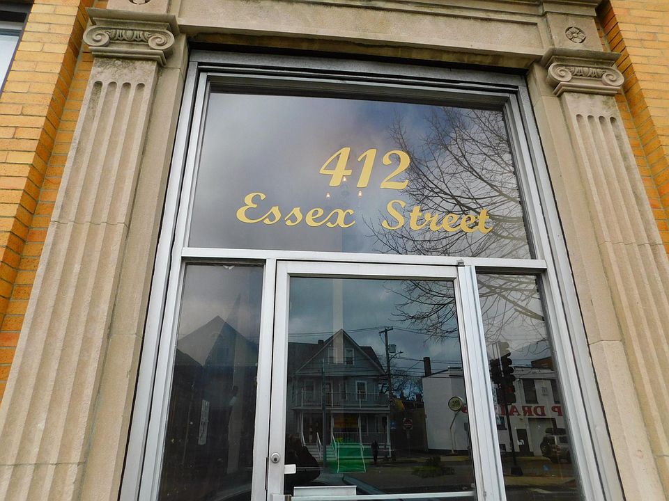 1st image of 412 Essex St APT 1