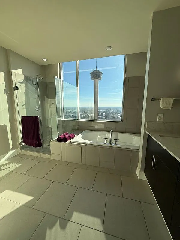2 bed, 2.0 bath, 1535 sqft, $4,400 — Photo 4