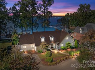 1821 Dogwood Hill Dr, Denver, NC 28037