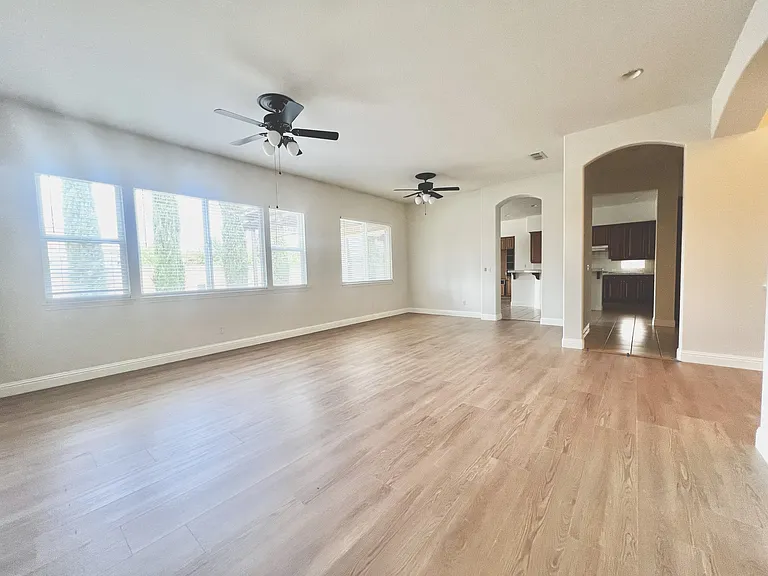 11045 Faber Way — Photo 7