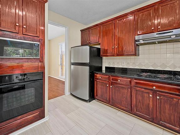 4th image of 435 Leisure Dr