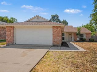 7116 Blackberry Dr, Arlington, TX 76016