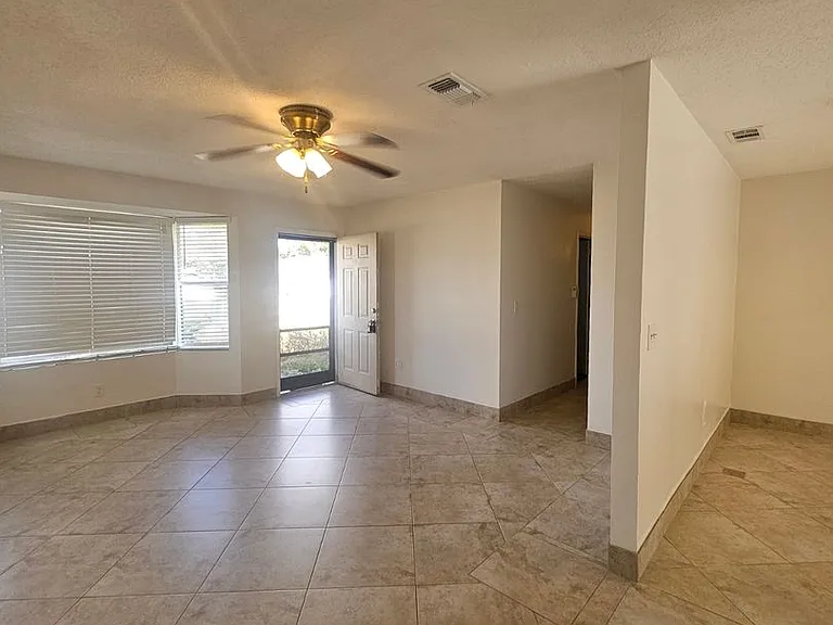 1225 Armsdale Ave — Photo 3