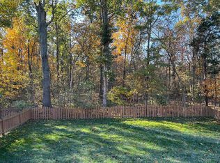 42723 Freedom St, Chantilly, VA 20152