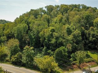 E Maple St SW, Stone Creek, OH 43840