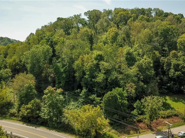 E Maple St SW, Stone Creek, OH 43840