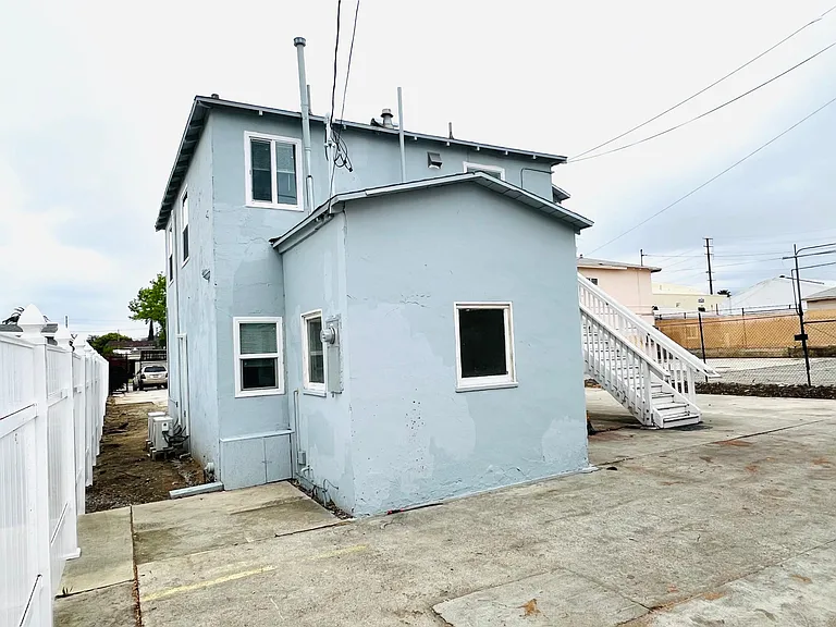 176 S 3rd Ave #A — Photo 26