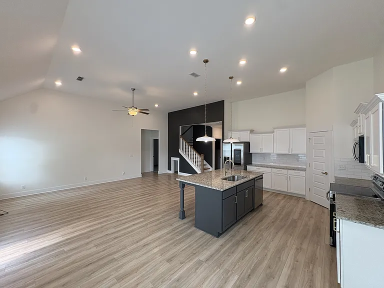 5823 Bear Trl — Photo 3