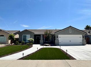 937 W Orange St, Hanford, CA 93230