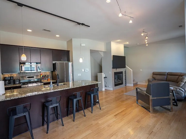1229 Marcy Plz — Photo 5