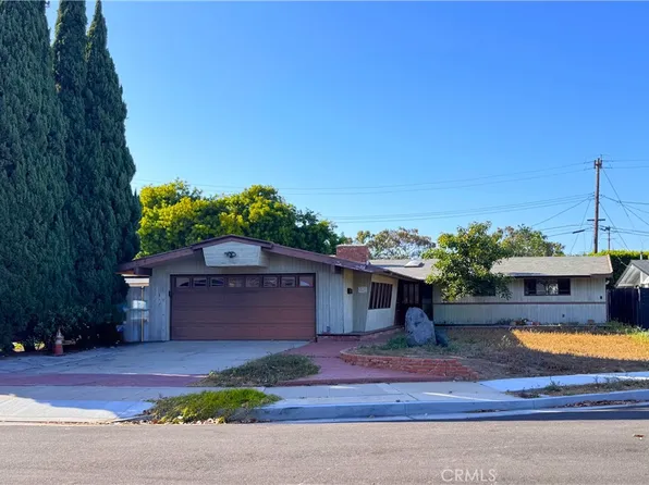 208 Wellesley Ln, Costa Mesa, CA 92626