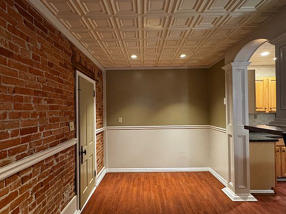 3rd image of 29 E Main St #D