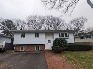 39 State Pl, Huntington, NY 11743