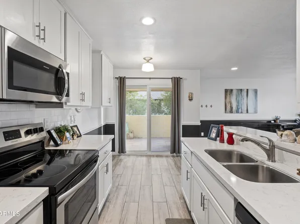 756 E EUGIE Avenue, Phoenix, AZ 85022