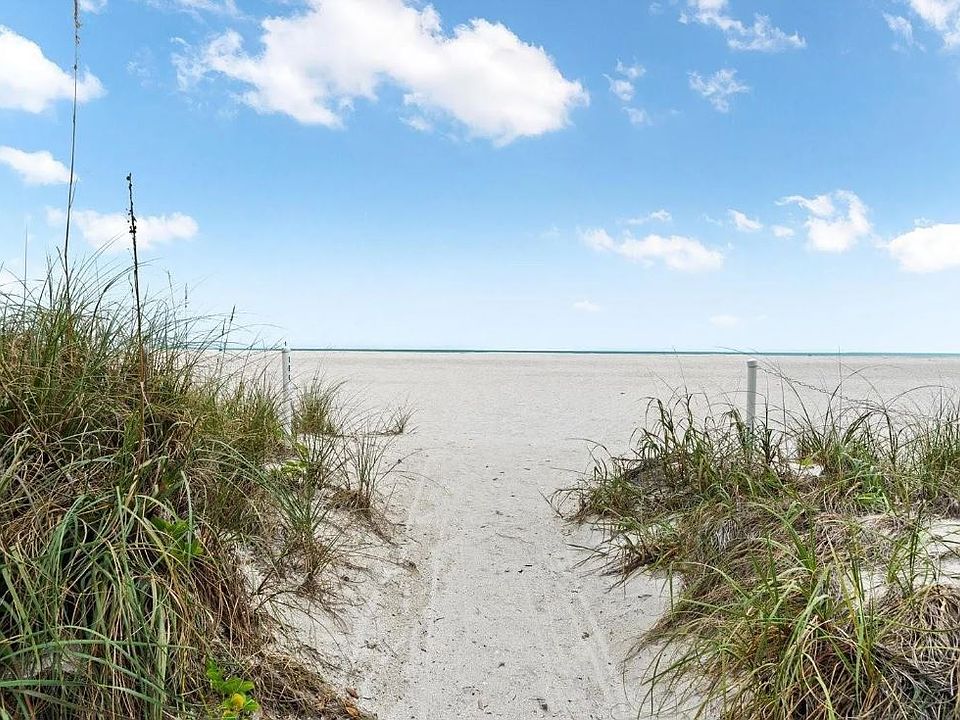 Direct access to beach
