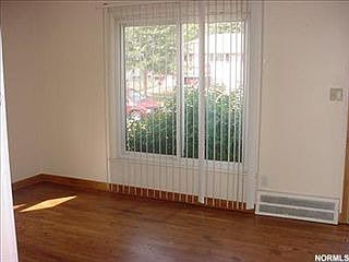 3rd image of 4295 W 189th St