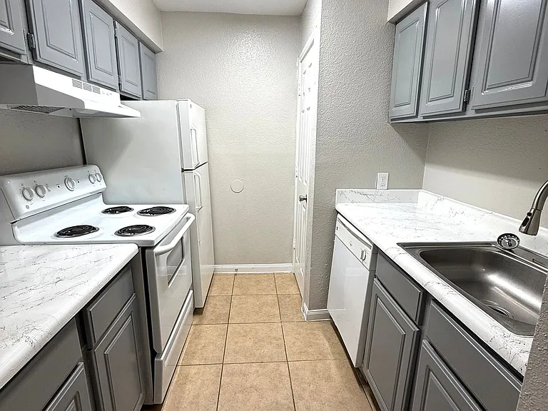 Rockridge Springs Apartments — Photo 10