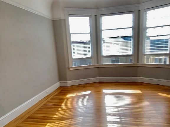3rd image of 2810 Franklin St APT 32