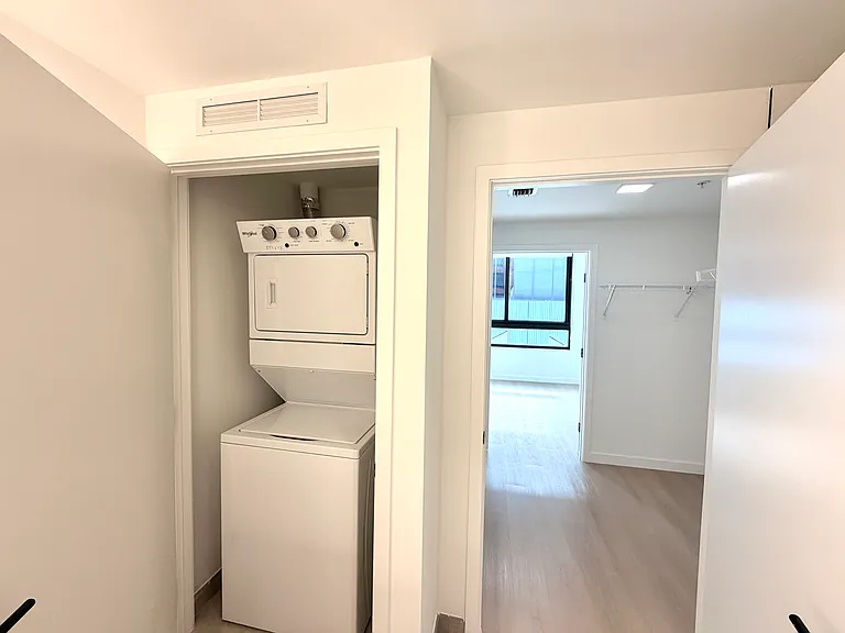 159 NW 31st St #A — Photo 10