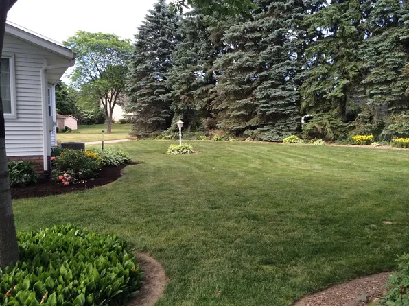 12878 Williamsburg Ave NW, Uniontown, OH 44685