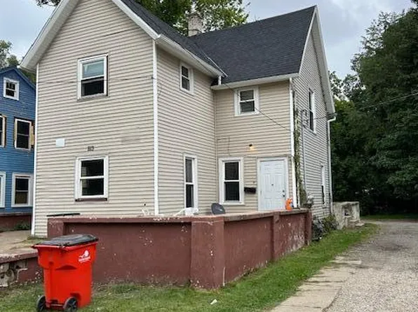 813 Pipestone St, Benton Harbor, MI 49022