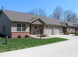 107 E State St #B1, Mahomet, IL 61853