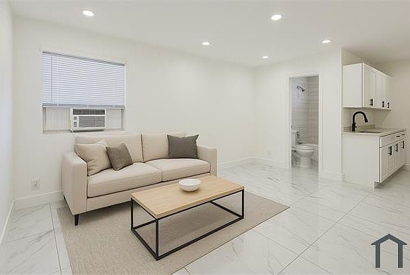 1st image of 5740 Mayo St #4