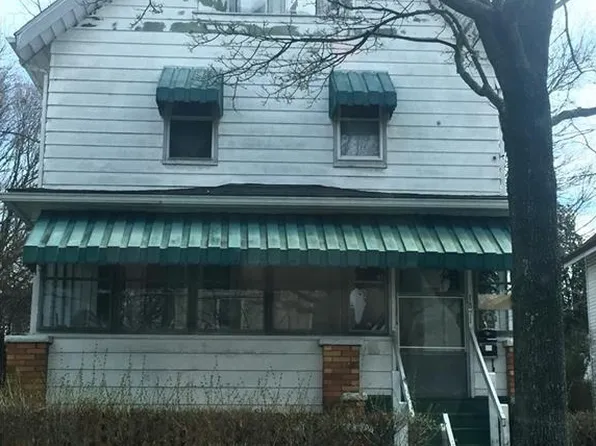 1371 Curtis St, Akron, OH 44301